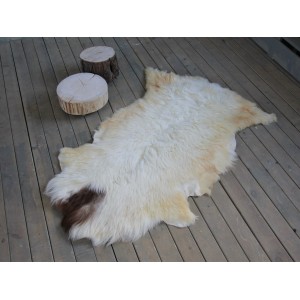 Овчина (молочная с пятнышками) с длинным ворсом 133 x 70 см